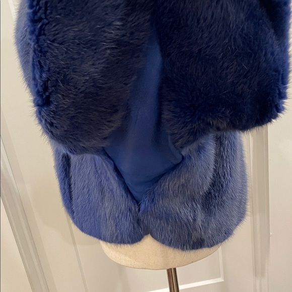 Elegant Blue Teddy Fox Fur Jacket. - Picture 3 of 10